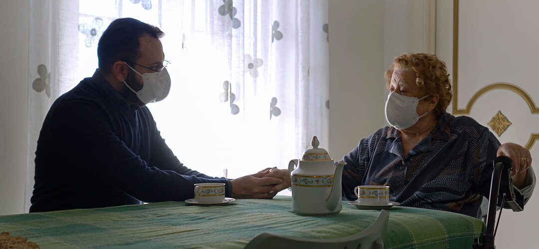 Necesito una persona para cuidar una persona mayor, ¿qué hago?