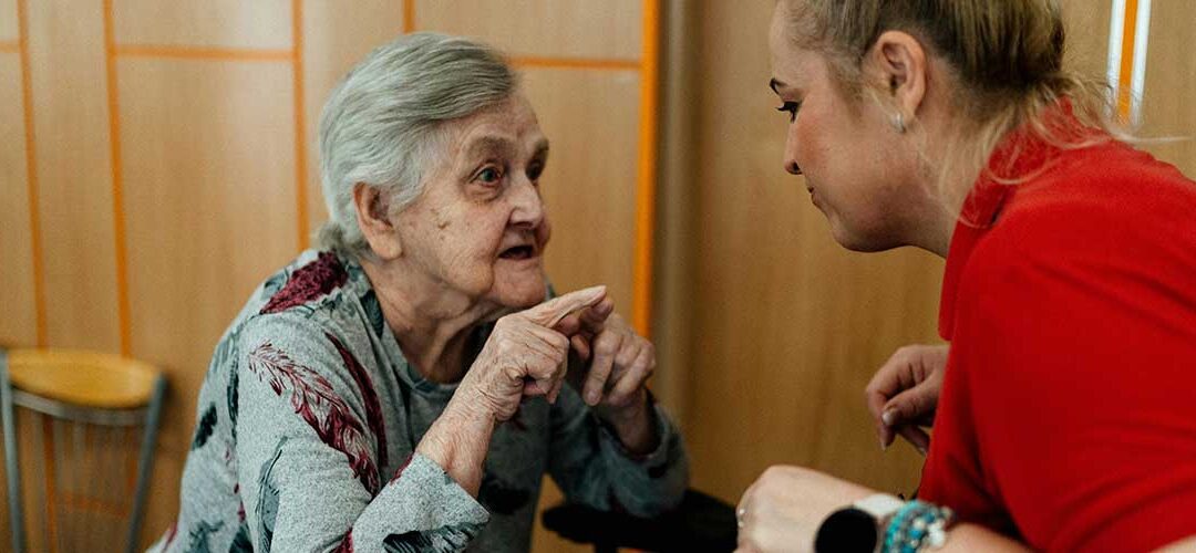 Cuidadores de adultos mayores Barx: Atención Personalizada en Tu Hogar