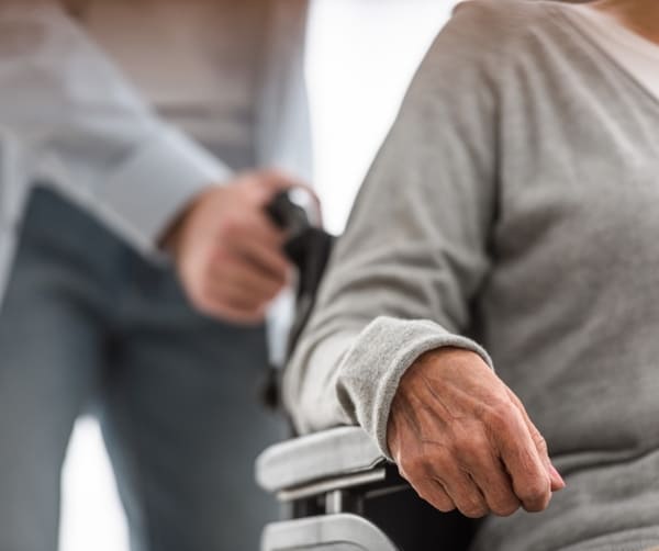 Img_Cuidador2_Servicios_MejorEnTuCasa (1) Servicios